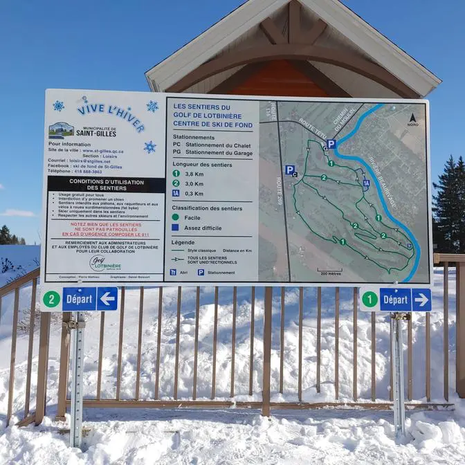 Panneau des sentiers de ski de fond au Lotbinière.