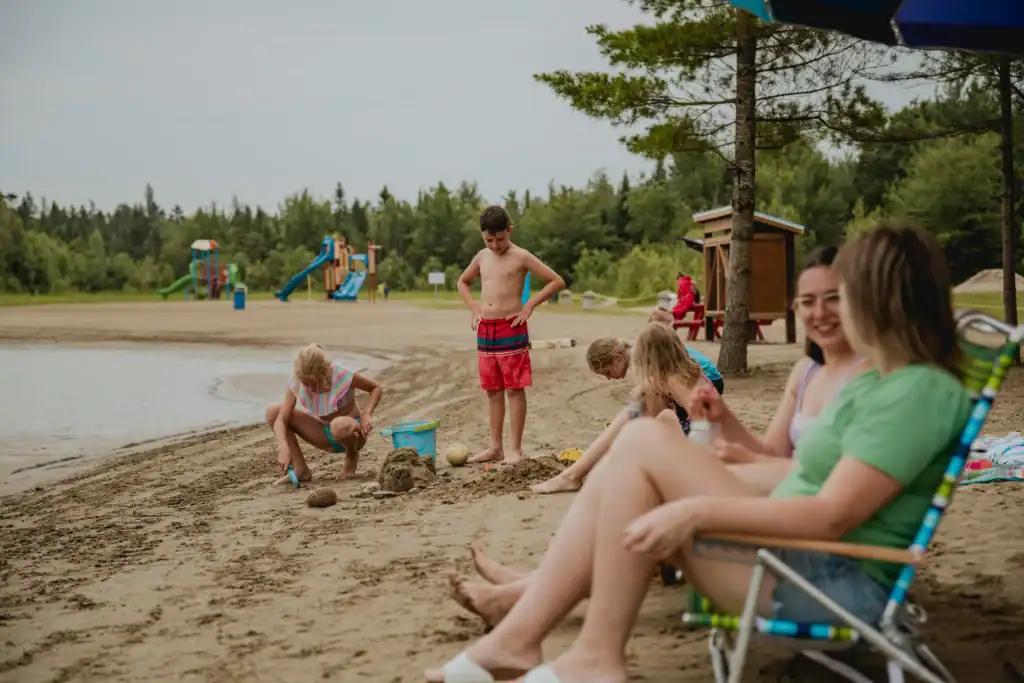 Profiter de la plage au Domaine de la Chute - Parkbridge