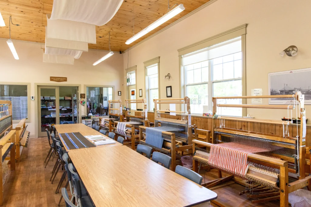 Boutique d'artisanat de la Gare Saint-Agapit (atelier de tissage)