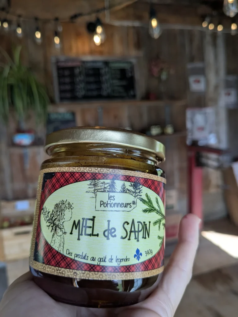 Pot de miel de sapin artisanal.